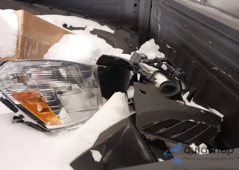 2018 Ram 1500 Express 4X4 6'4 Box z USA, uszkodzony, nr VIN 1C6RR7FT8JS284613